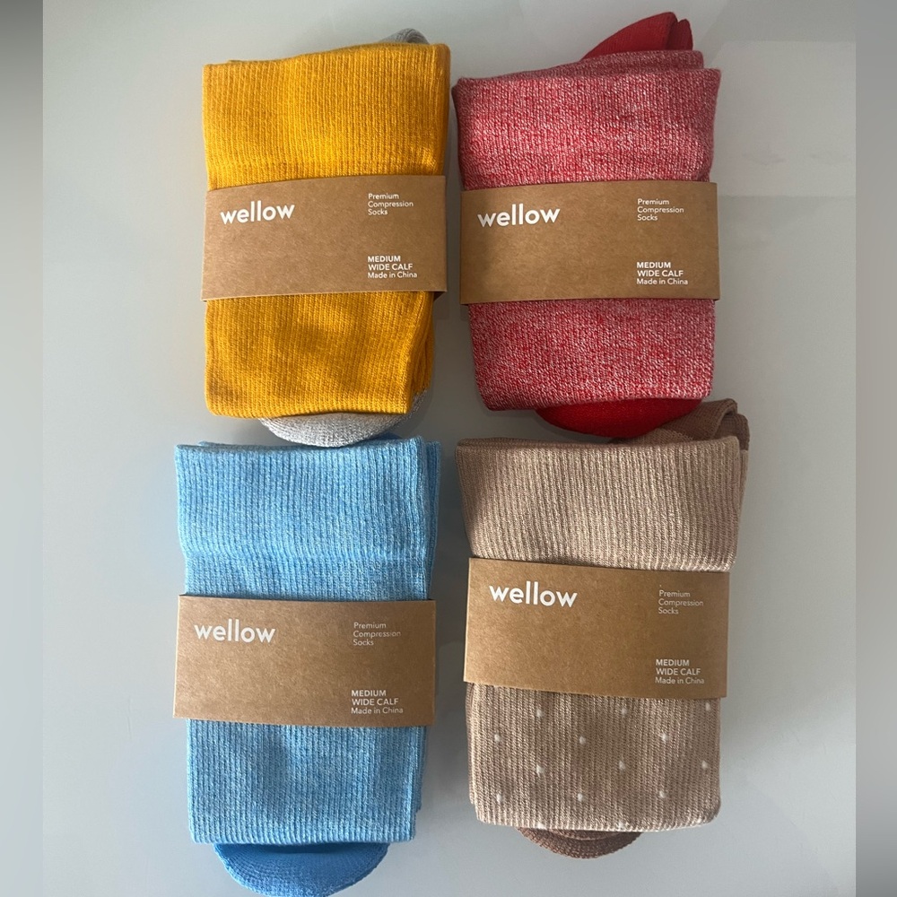 NWT wellow Wide Calf 18-25mmHg Compression Socks 4pack